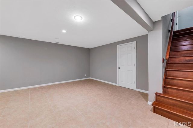 24 Country Fair Lane, Creve Coeur, MO 63141