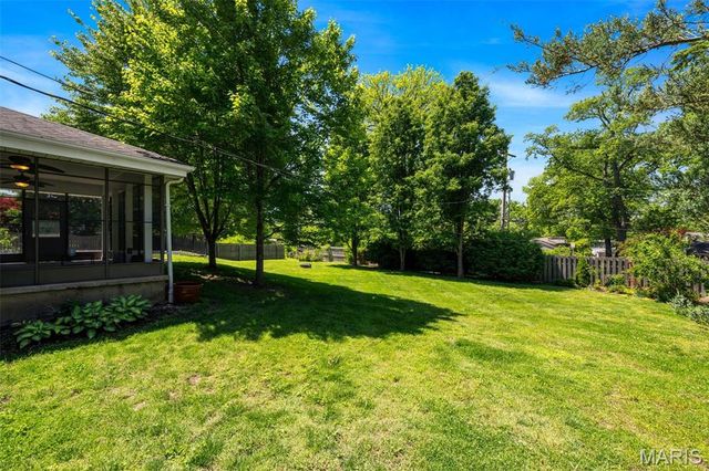 24 Country Fair Lane, Creve Coeur, MO 63141