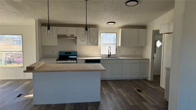 288 Salt Grass Circle, Poolville, TX 76487