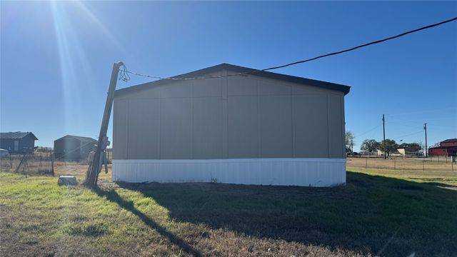 288 Salt Grass Circle, Poolville, TX 76487