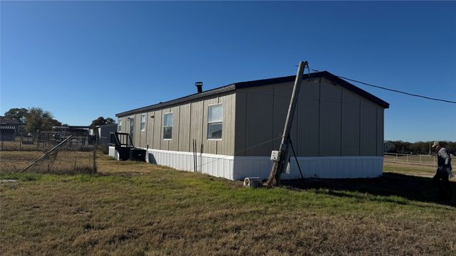 288 Salt Grass Circle, Poolville, TX 76487