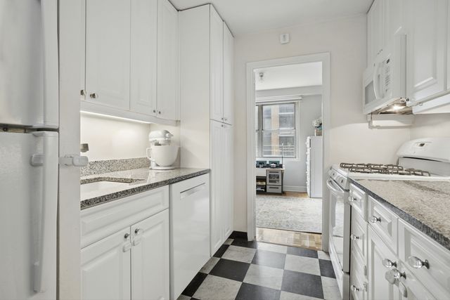 155 W 68th St Apt 804, New York City, NY 10023
