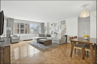 155 W 68th St Apt 804, New York City, NY 10023