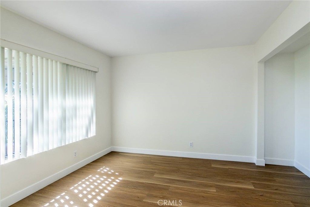 Image 17 of property listing at 11601 Tampa 178, Porter Ranch, CA 91326