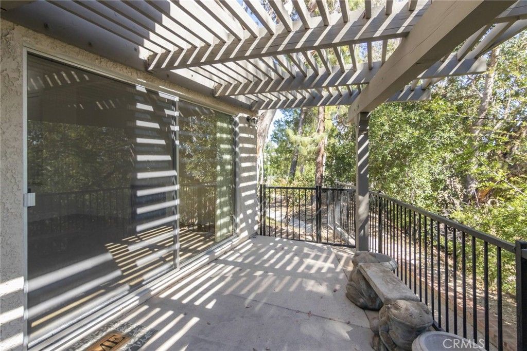 Image 25 of property listing at 11601 Tampa 178, Porter Ranch, CA 91326