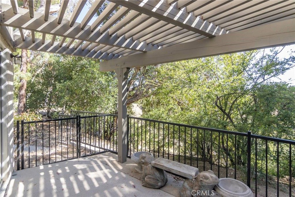 Image 26 of property listing at 11601 Tampa 178, Porter Ranch, CA 91326