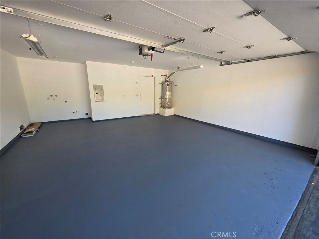Image 27 of property listing at 11601 Tampa 178, Porter Ranch, CA 91326