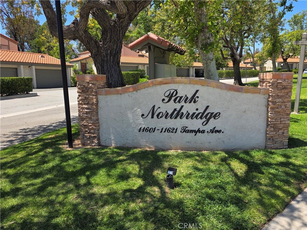 Image 31 of property listing at 11601 Tampa 178, Porter Ranch, CA 91326