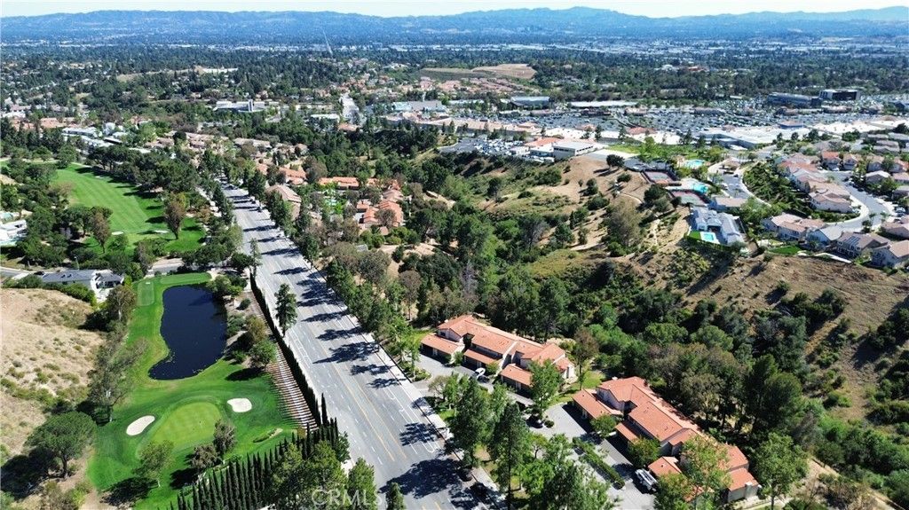 Image 34 of property listing at 11601 Tampa 178, Porter Ranch, CA 91326
