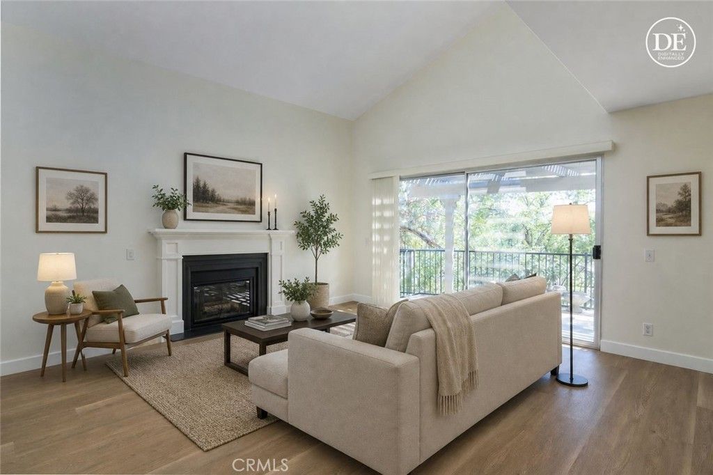 Image 4 of property listing at 11601 Tampa 178, Porter Ranch, CA 91326