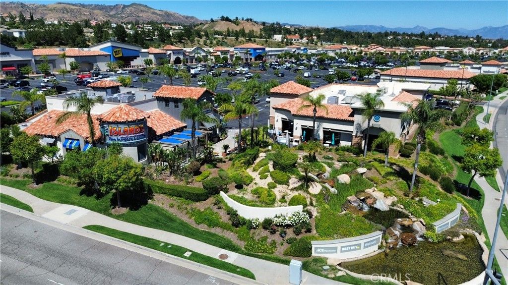 Image 43 of property listing at 11601 Tampa 178, Porter Ranch, CA 91326
