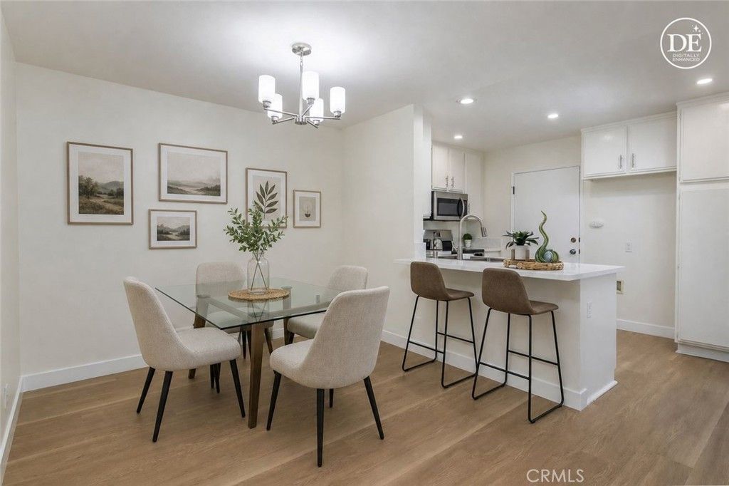 Image 9 of property listing at 11601 Tampa 178, Porter Ranch, CA 91326