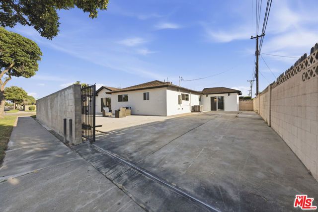 19203 Galway Avenue, Carson, CA 90746