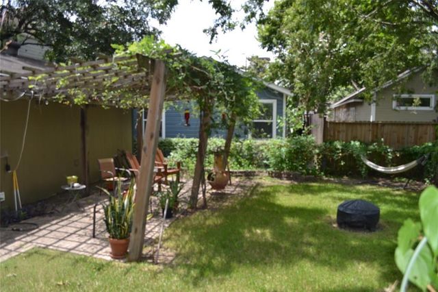 1413 Lawrence Street, Houston, TX 77008