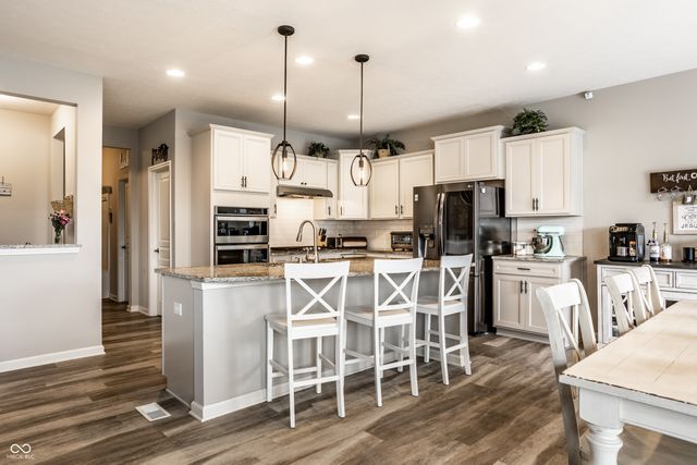 6138 Crabapple Drive, Whitestown, IN 46075