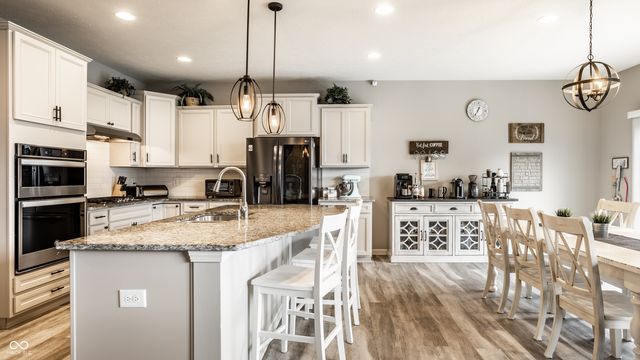 6138 Crabapple Drive, Whitestown, IN 46075