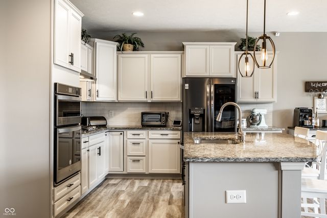 6138 Crabapple Drive, Whitestown, IN 46075