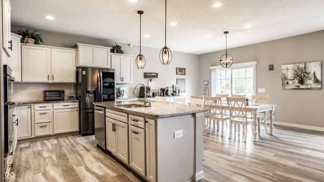 6138 Crabapple Drive, Whitestown, IN 46075