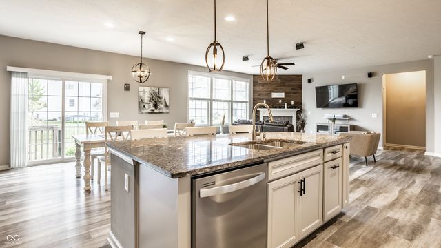 6138 Crabapple Drive, Whitestown, IN 46075