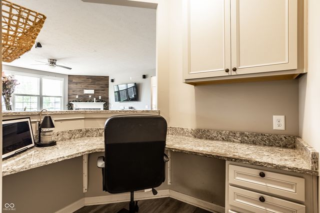 6138 Crabapple Drive, Whitestown, IN 46075