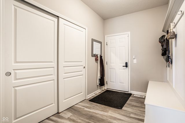 6138 Crabapple Drive, Whitestown, IN 46075