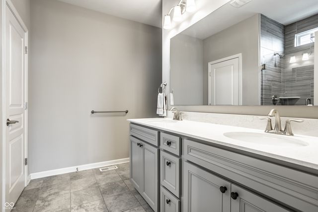 6138 Crabapple Drive, Whitestown, IN 46075
