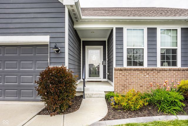 6138 Crabapple Drive, Whitestown, IN 46075