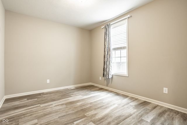6138 Crabapple Drive, Whitestown, IN 46075
