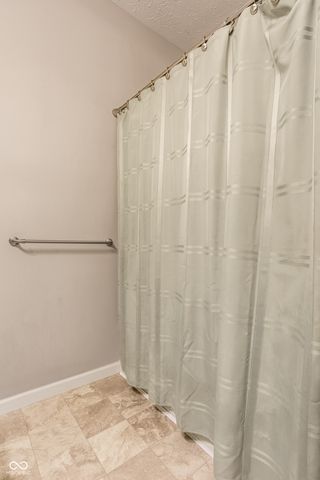 6138 Crabapple Drive, Whitestown, IN 46075