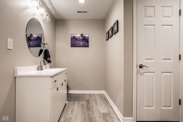 6138 Crabapple Drive, Whitestown, IN 46075