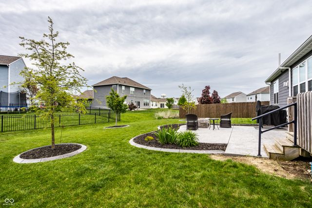 6138 Crabapple Drive, Whitestown, IN 46075