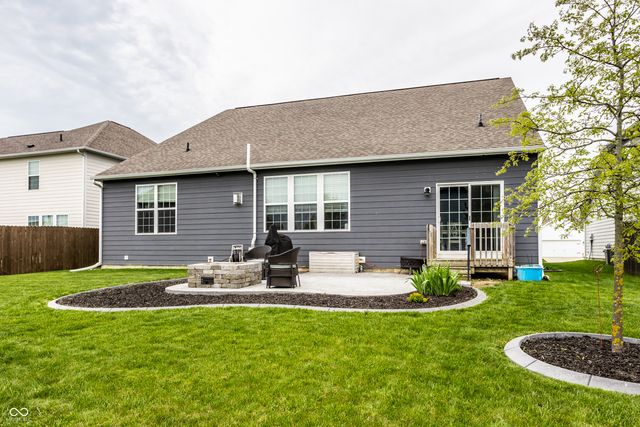 6138 Crabapple Drive, Whitestown, IN 46075