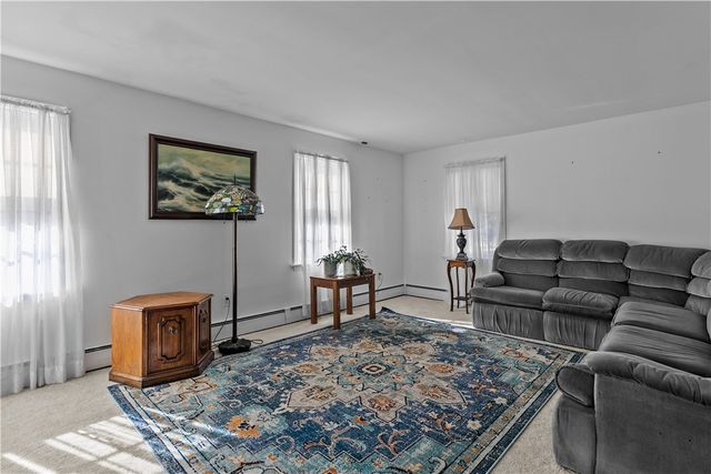 40 Aaron Avenue, Bristol, RI 02809