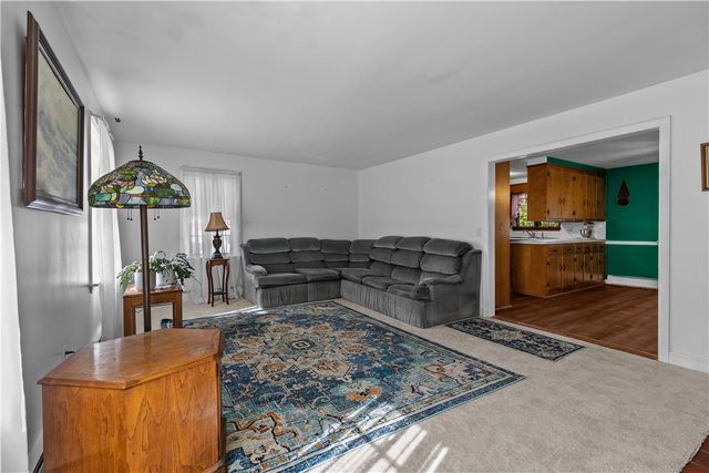 40 Aaron Avenue, Bristol, RI 02809