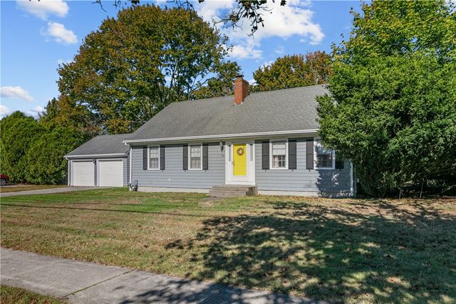 40 Aaron Avenue, Bristol, RI 02809