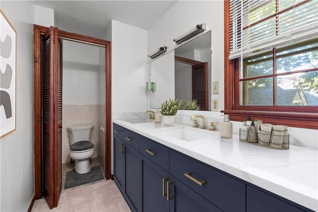 40 Aaron Avenue, Bristol, RI 02809