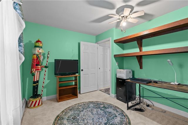 40 Aaron Avenue, Bristol, RI 02809