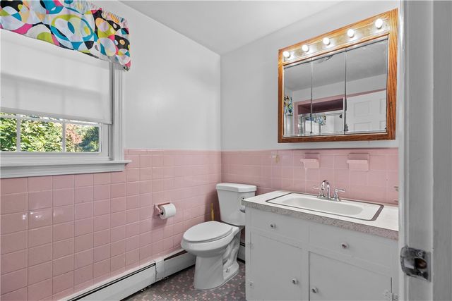 40 Aaron Avenue, Bristol, RI 02809