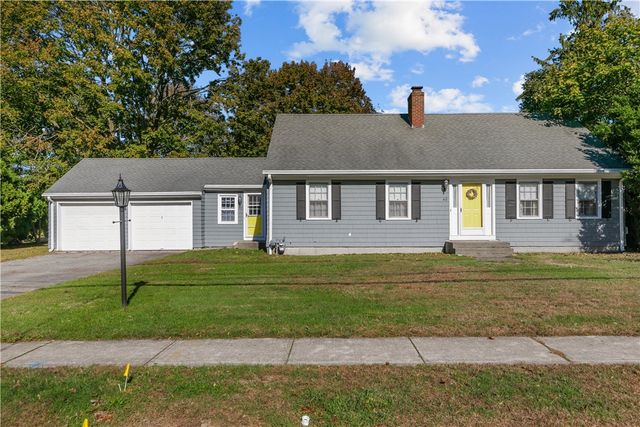 40 Aaron Avenue, Bristol, RI 02809