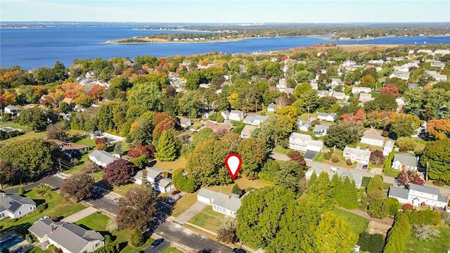 40 Aaron Avenue, Bristol, RI 02809