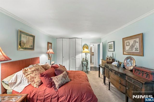 2077 Center Avenue 11H, Fort Lee, NJ 07024