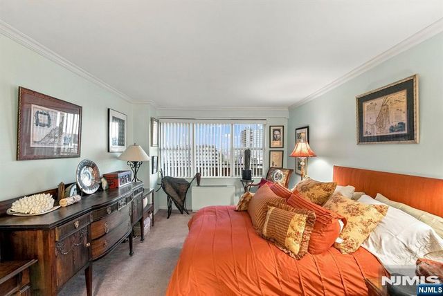 2077 Center Avenue 11H, Fort Lee, NJ 07024