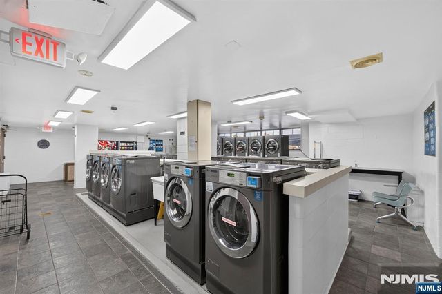 2077 Center Avenue 11H, Fort Lee, NJ 07024