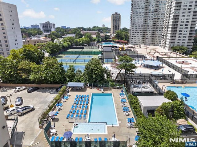 2077 Center Avenue 11H, Fort Lee, NJ 07024