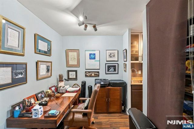 2077 Center Avenue 11H, Fort Lee, NJ 07024