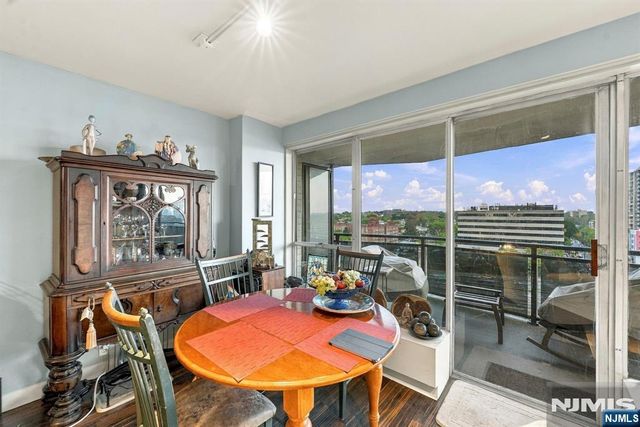2077 Center Avenue 11H, Fort Lee, NJ 07024