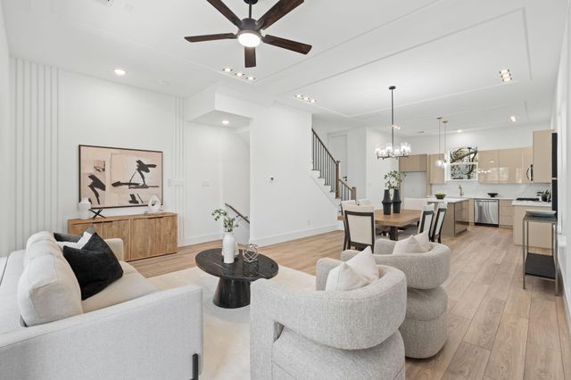 905 Woodcrest Drive B, Houston, TX 77018
