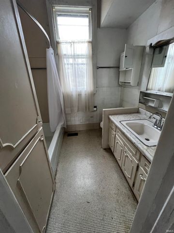 301 Washington Avenue, Evansville, IN 47713