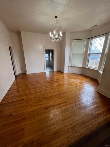 301 Washington Avenue, Evansville, IN 47713