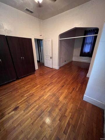 301 Washington Avenue, Evansville, IN 47713